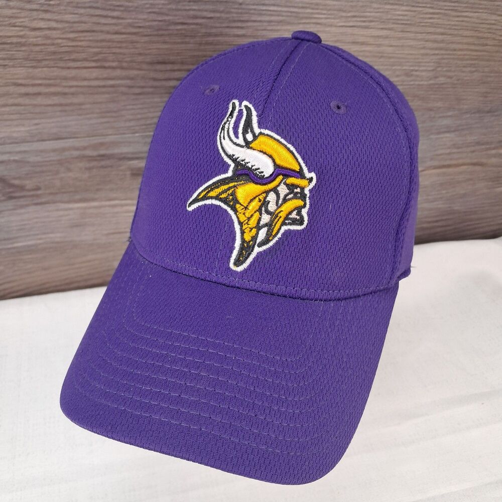 Team NFL Minnesota Vikings Hat Cap S/M Stretchfit Purple Mens NFC